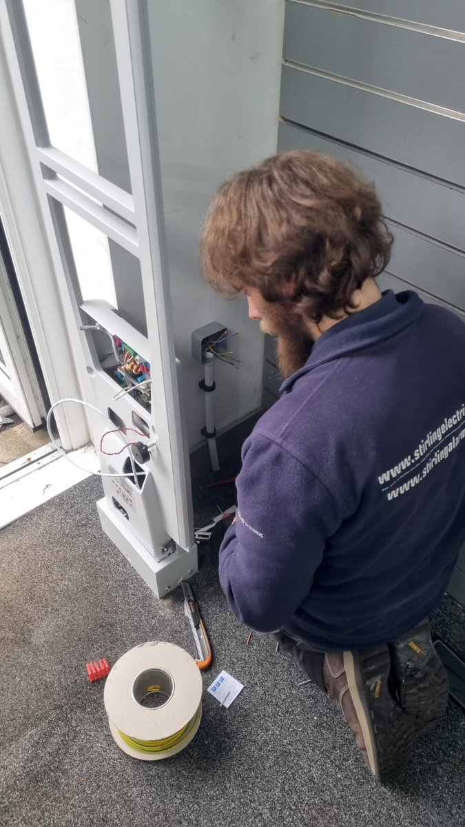 StirlingElect's tweet photo. Our team were involved in the installation and set up this week of two #Sensormatic Retail Security Tagging systems in #Glasgow. 
Contact us via https://t.co/QLcmbW2oCX if you are looking to increase the security and reduce shoplifting issues at your commercial retail premises. https://t.co/s5f0glbCPx