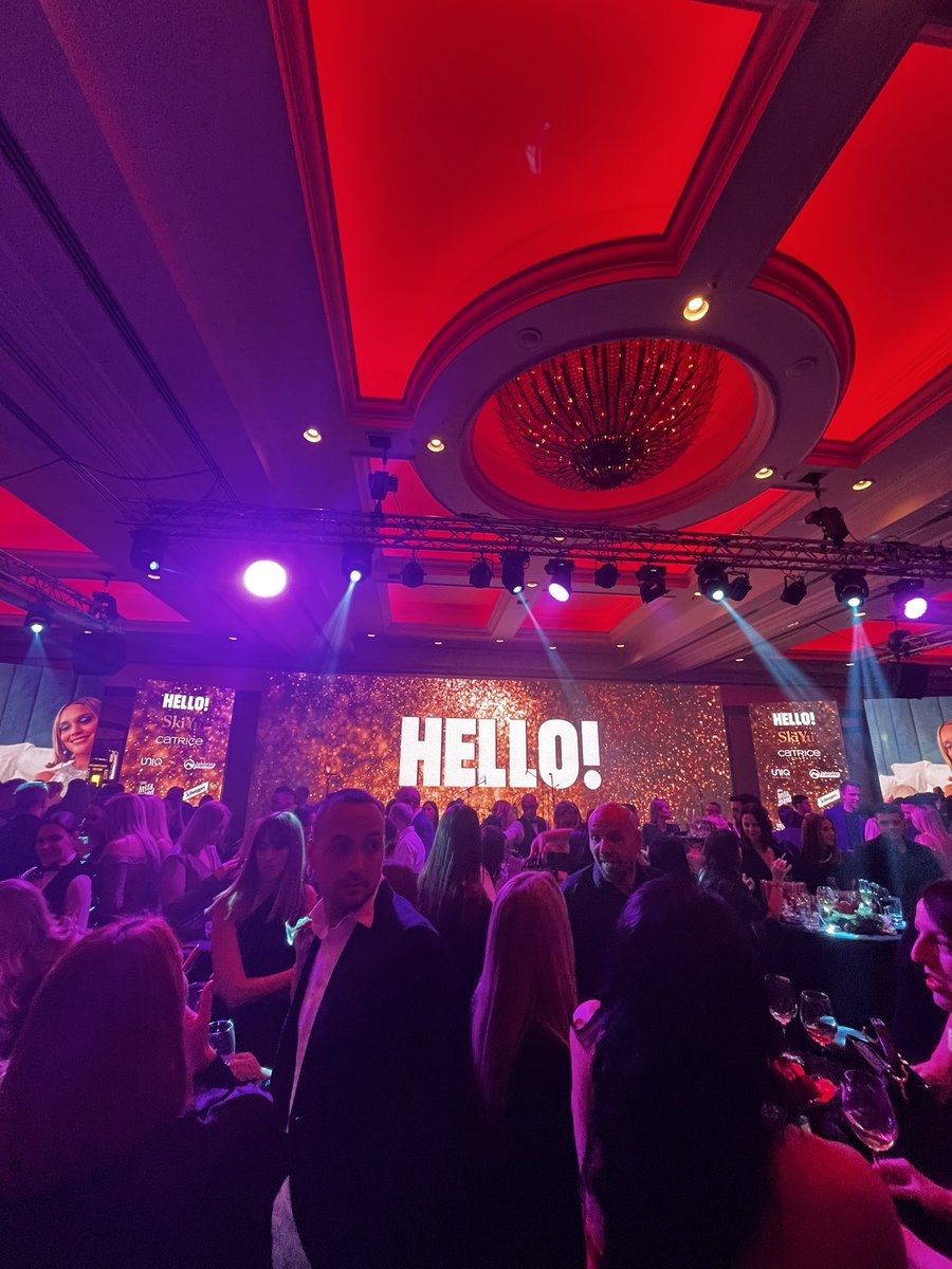 pero_jovovic's tweet photo. #hellomagazin 🎉🎈 https://t.co/hu9ZqnJpGX