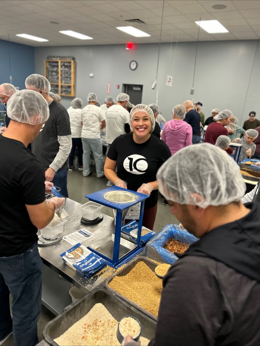 TenPearls's tweet photo. Our teammates spent the day volunteering at @fmsc_org, packing meals for those in need. Together with the community, we packed 44,496 meals, feeding 122 children for a year! We are grateful for the opportunity to give back and nourish lives.
#GivingBack #EmpowerFoundation https://t.co/JQgjxo12sI