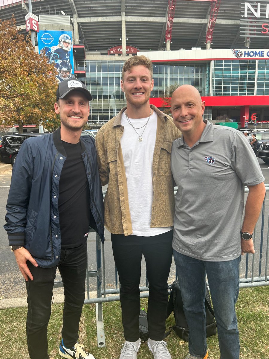 Ed Berry graduated within a class of 38 from his high school in Eminence, Kentucky. His NFL client lists now include some of the biggest names in the sport including Aaron Rogers, Randall Cobb, Will Levis, Bryce Young, and Saquon Barkley. 

In 2009 Ed attended the University of