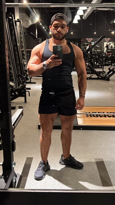 Prepping for Dallas today 🤌🏼🐻 https://t.co/kz49SzMrvO