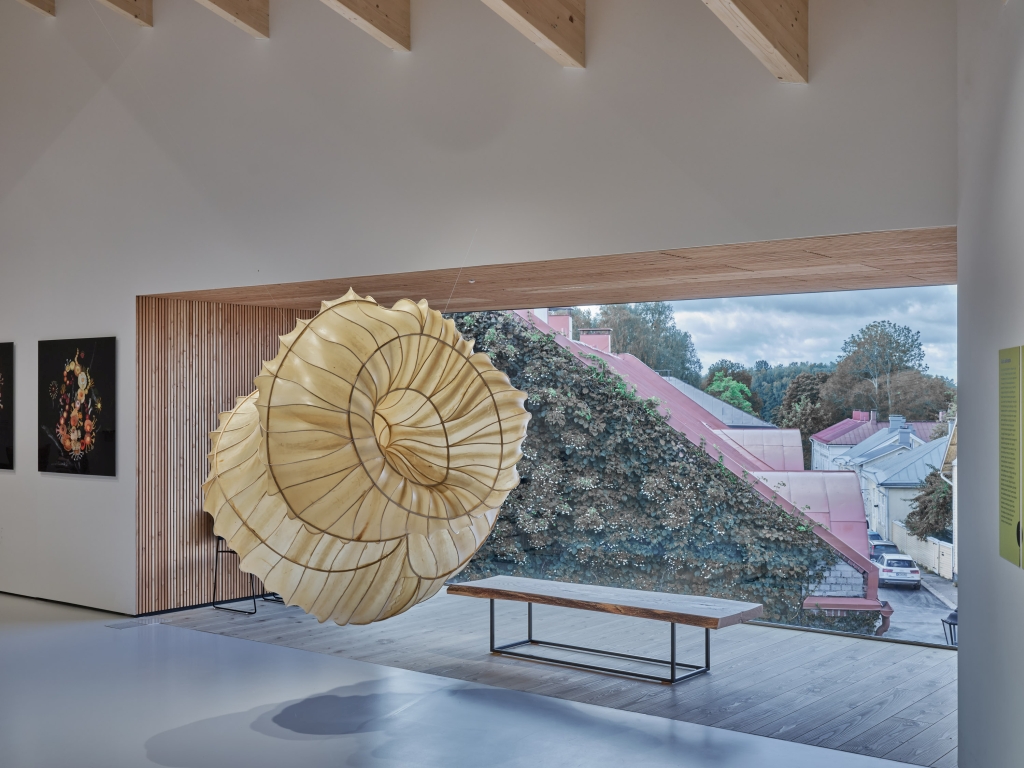 pilkingtonglass's tweet photo. The Chappe Art House in the historical cultural quarter of Tammisaari, Finland 🇫🇮, designed by the Helsinki-based studio JKMM Architects, refers to traditional Finnish wooden architecture. 😍
#glass #architecture #extraclearglass #building #museum #design
1/3 https://t.co/oM7xJzr91G