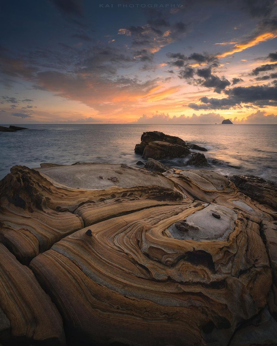 When you come to this world, you must make an effort to see more scenery.
