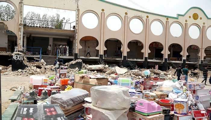 Noumaan22's tweet image. کراچی کے مشہور الہ دین پارک اور ملحقہ مارکیٹ کو منہدم  ہوئے دو سال سے زائد کا عرصہ گزر گیا۔۔۔

اس جگہ پر پھیلا ہوا ملبہ پاکستان کی انتظامیہ، عدلیہ اور اس جمہوری نظام کی حقیقت بتا رہا ہے کہ ان کے نزدیک کمزور کی کوئی اہمیت نہیں۔

#Karachi #FailedSystem