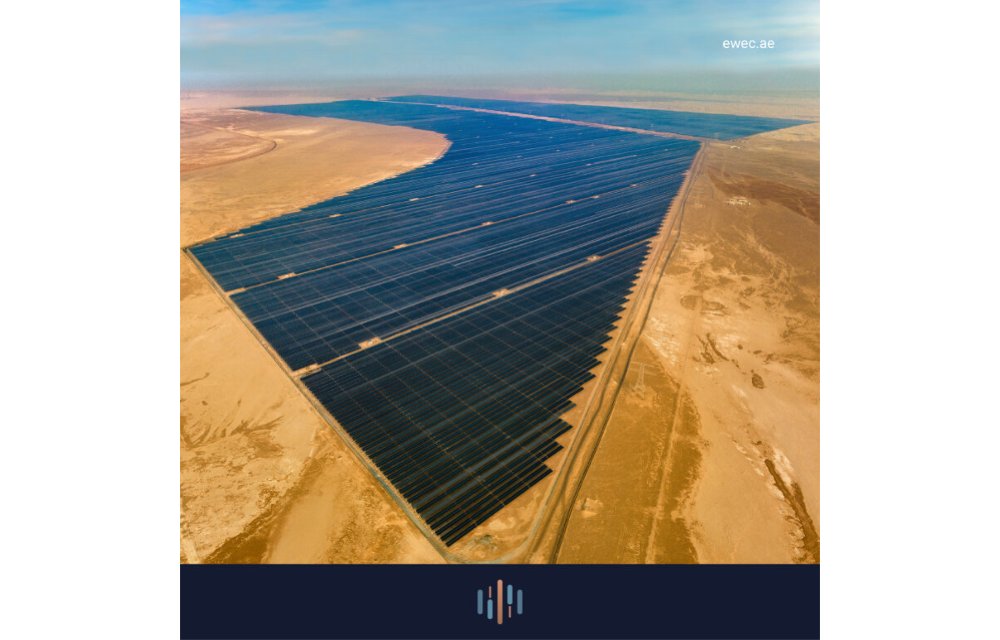 The world’s largest single-site solar power plant with 2 GW capacity is online in #AbuDhabi; Built by <a href="/Masdar/">Masdar</a> led consortium of <a href="/TAQAGroup/">TAQA</a> @EDF_Renewables and JinkoPower <a href="/jinko_solar/">JinkoSolar</a>, it will supply clean electricity to <a href="/EWEC_AE/">EWEC</a> #solarpv #MiddleEast #UAE  taiyangnews.info/2-gw-al-dhafra…