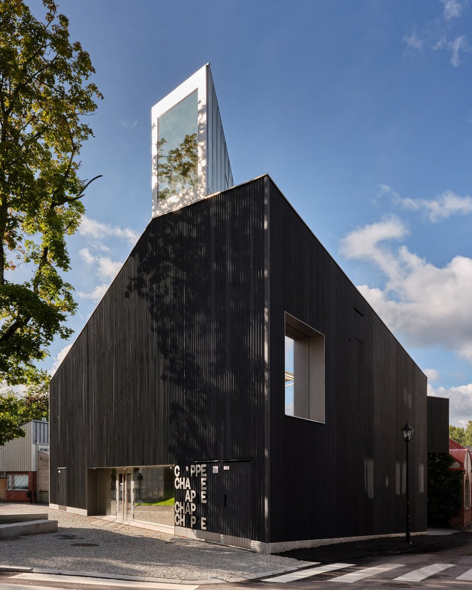 pilkingtonglass's tweet photo. Pilkington 𝗢𝗽𝘁𝗶𝘄𝗵𝗶𝘁𝗲™ extra-clear glass was the substrate for all coated glass used for window glazing. It allowed to maximize light transmittance, brightness, and colour neutrality.
#glass #architecture #extraclearglass #building #museum #design
2/3 https://t.co/s5c9pKLe6B