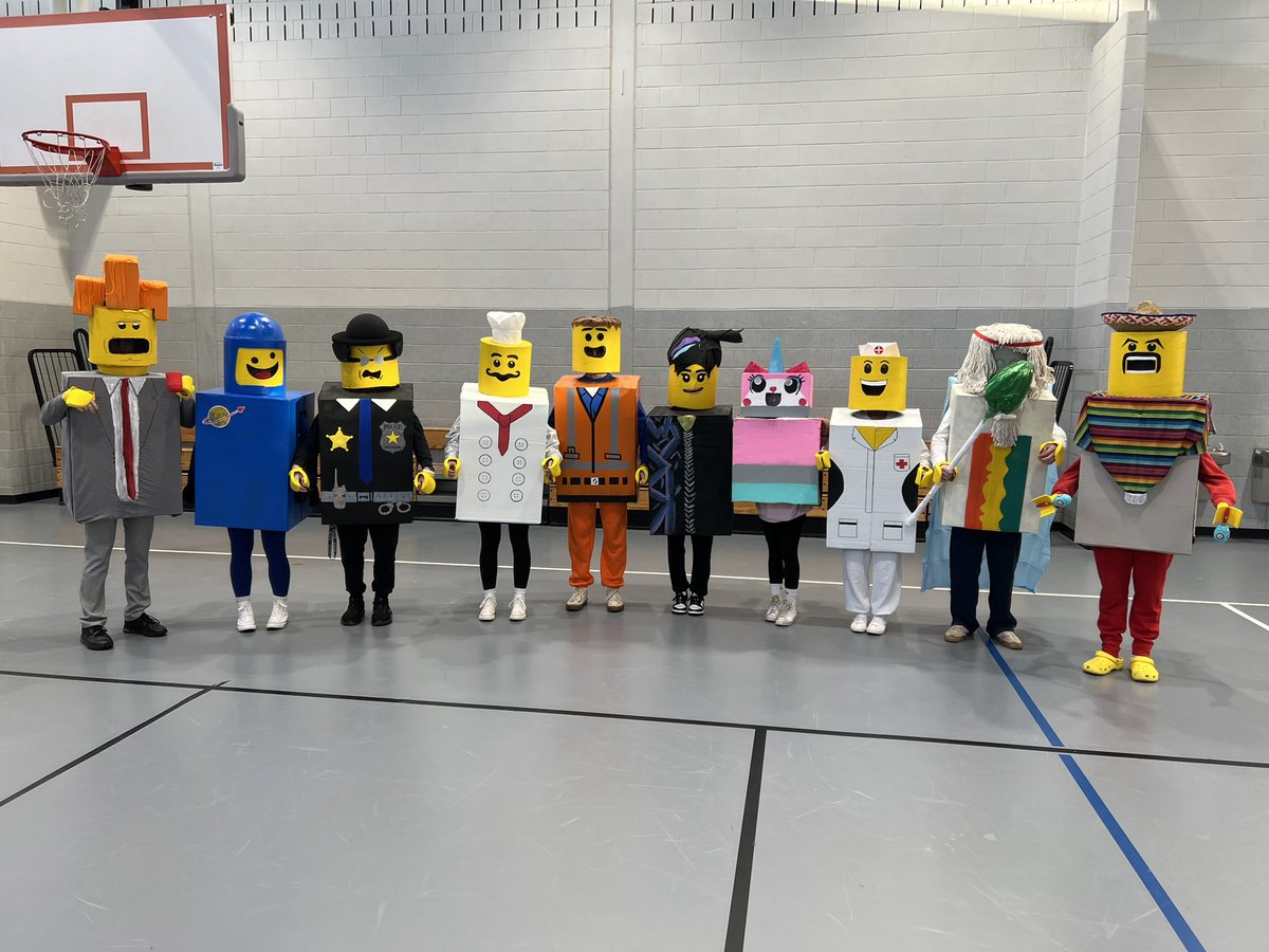 Find the soccer players!! #BOTC #weare ⚽️💙<a href="/GabSnow2025/">Gabrielle Snowden</a> <a href="/AllieNase/">Allie Nase</a> <a href="/samanthagold730/">samantha gold</a>