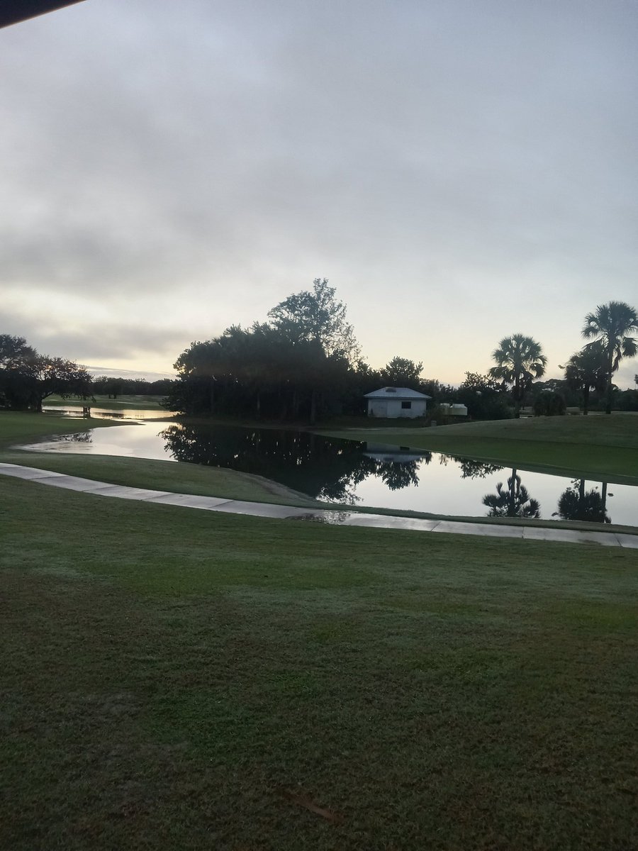 KevinCookeTurf's tweet image. Welp... only got 2.50 inches of rain all week.. that changed last night. Rain guage over filled at 6 inches! #Fairwinds #Waterworld #superraincell #sorryfolkscourseisclosed