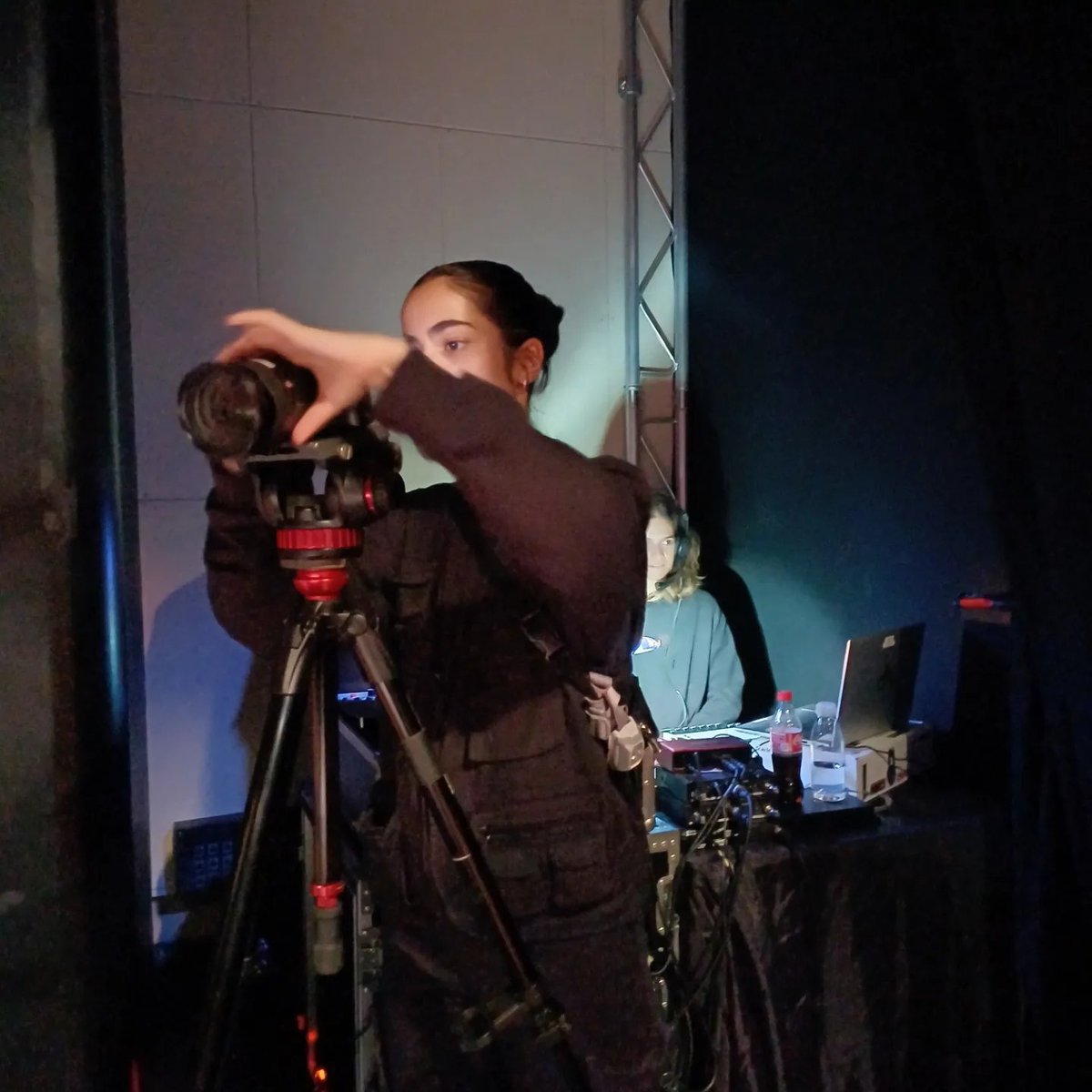 barcelonactiva's tweet image. Hem col·laborat amb l'obra de teatre #METRALLA! 🙌

🔛 L'alumnat de l'especialitat d'#Espectacles i Indústries Creatives dels Tallers d'#Oficis s'ha encarregat de la producció tècnica del projecte que s'ha fet al teatre del @CCZonaNord.