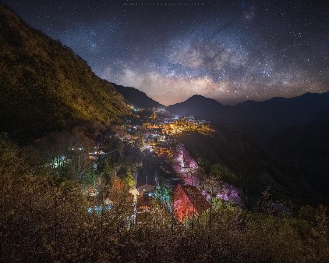 When the time is right and the breeze is not dry, go out for a walk and see different scenery.