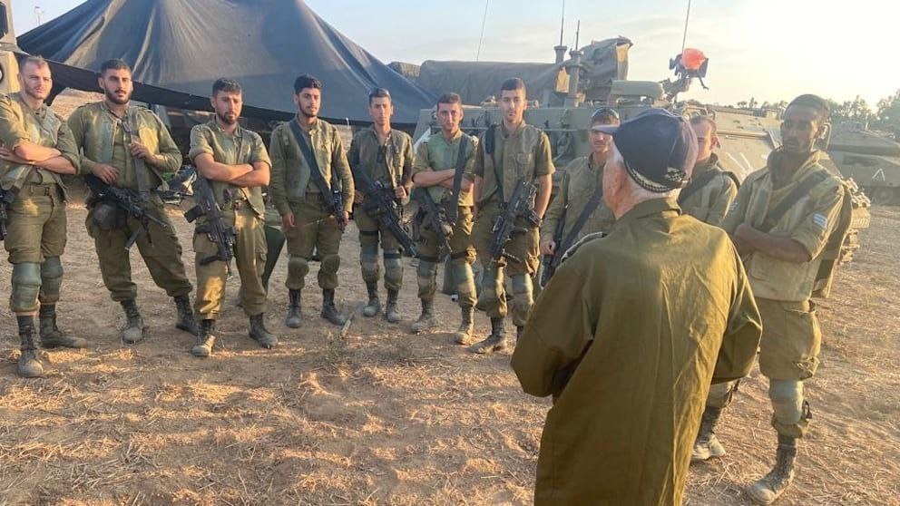 🔴 "Gazze'de çocuk, kadın ne varsa öldüreceğiz" diyerek tekrar orduya katılan 95 yaşındaki işgal askeri Ezra Yachin'in, Kassam'ın saldırısı sonucu sekiz işgalcinin yanarak öldüğü Tiger zırhlı araçta DNA'sına rastlandı.