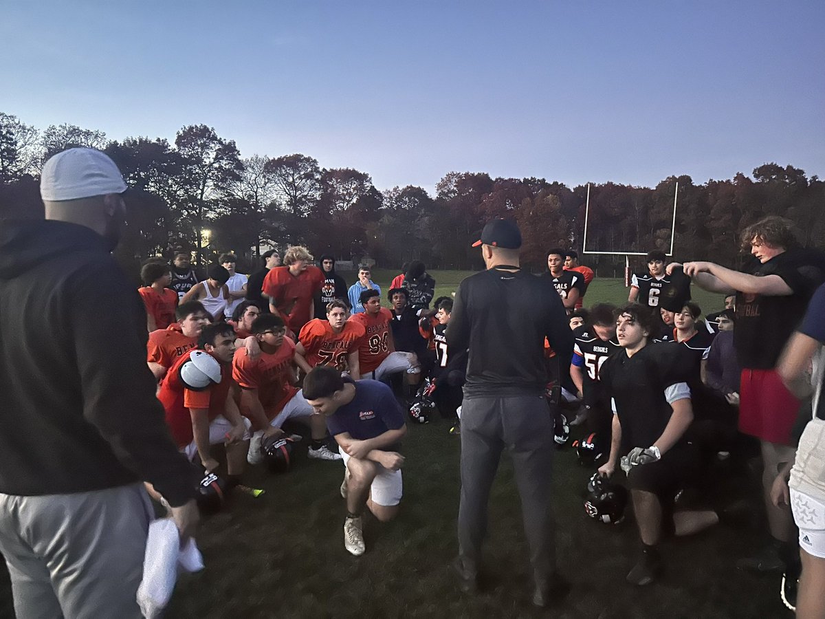 The First Annual Futures Game! 

Orange vs Black in a game featuring our Freshmen and JV players being split up evenly into two teams,  Coached by the Varsity Players.

Black Team HC- <a href="/PaulHart05/">Paul Hart</a> 
Orange Team HC- <a href="/AndrewChoq55/">Andrew Choquette</a> 

Congrats to the Black Team! Winning  in OT 20-18
