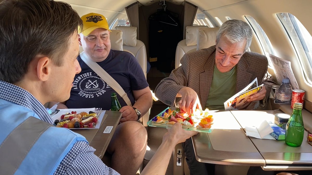 "Comment associer jets privés et solidarité ?" C'est le thème de notre prochain webinaire, présenté par Sébastien Dequenne et Nicolas Tenoux (MS EAGTA 07).

📆 MERCREDI 22 NOVEMBRE 18h30
Infos et inscription 👇alumni.enac.fr/fr/agenda/comm…

#aviation #solidarite #alumni #enac #webinar