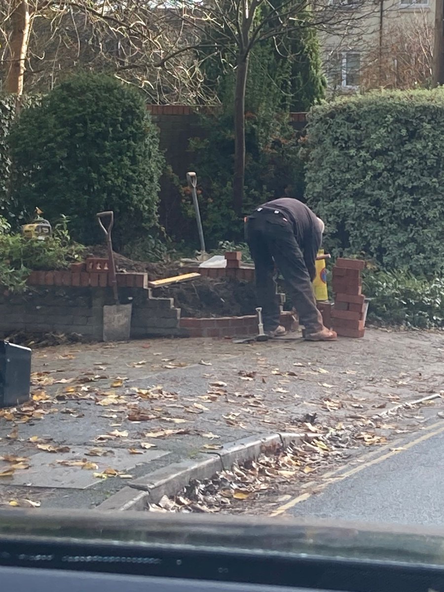 ajdsimpson's tweet photo. @WorldBollard our neighbours keep getting their wall knocked down by delivery drivers. This new incarnation has cut the corner off but I still fear for it. Do you have any advice or suggestions? https://t.co/Y6jefzDFtY