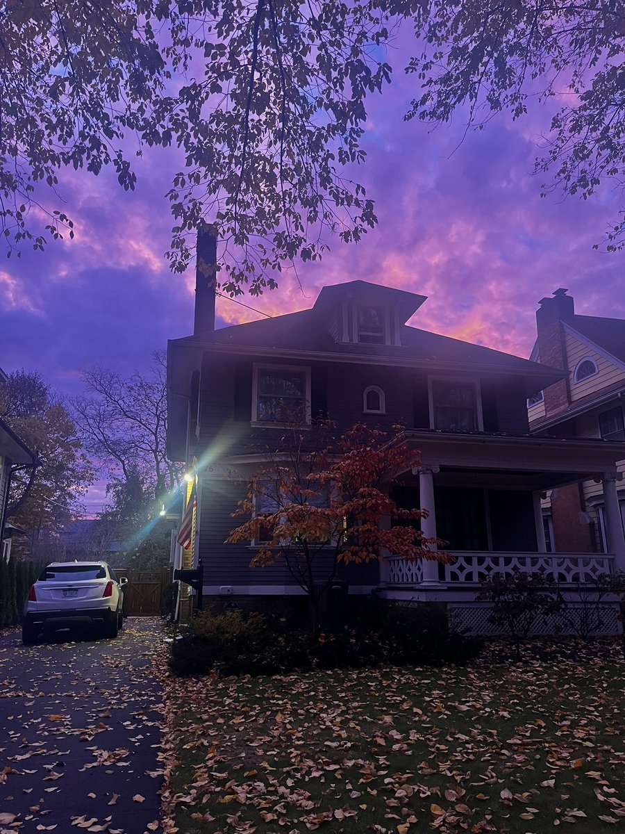 Crazy beautiful sky in ROC early this morning! (📷: @EmilyACohen)