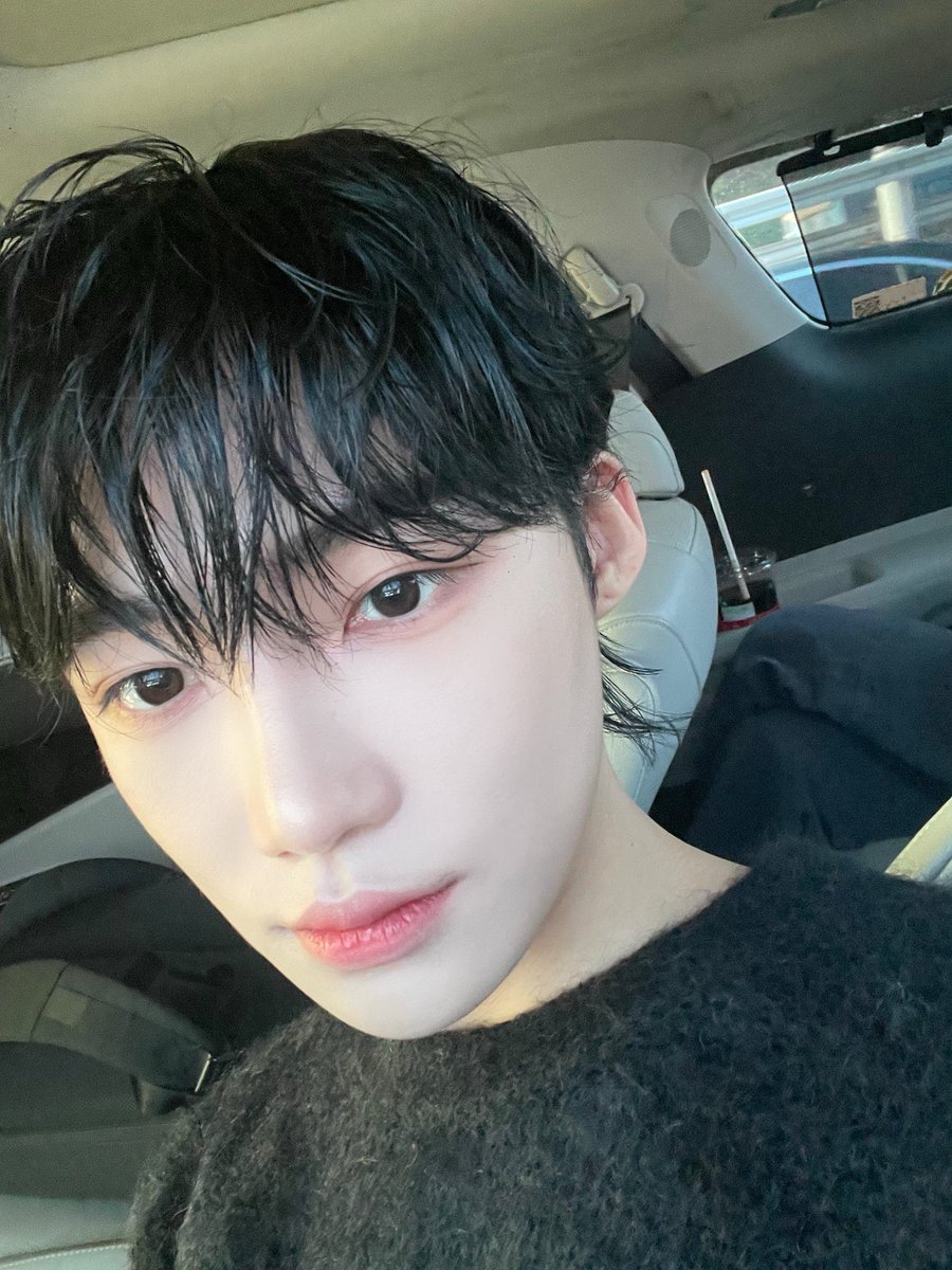 차니 못 본 사이에 360도나 바꼇네,,,,
고양이 닮고 귀여워