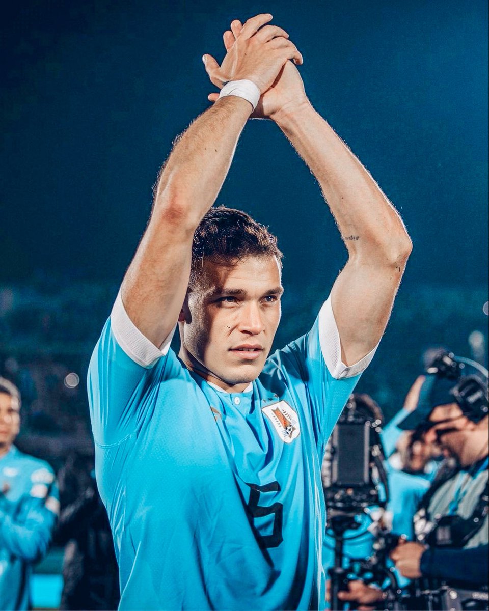 ⚔️🇺🇾 Manuel Ugarte es el volante con MÁS QUITES [18] y MÁS INTERCEPCIONES [11] en las Eliminatorias Sudamericanas.

Ayer fue el jugador con más recuperaciones [8] en la victoria de Uruguay ante Argentina.

Enorme 5. 🔝
