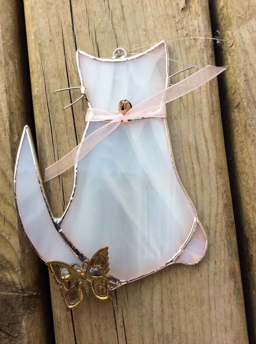 GothicGlass's tweet photo. CA$29.75
15% off sale for a limited time
#artGlass #whiteCats #cats #StainedGlassCat #kittens #windowdecor #Christmas #cattreeOrnament #wallart from
GothicGlassStudio on Etsy #etsy #etsyhandmade #etsygifts #etsycanada #etsychristmasgifts #etsysalesevent https://t.co/ow8MBnerZy