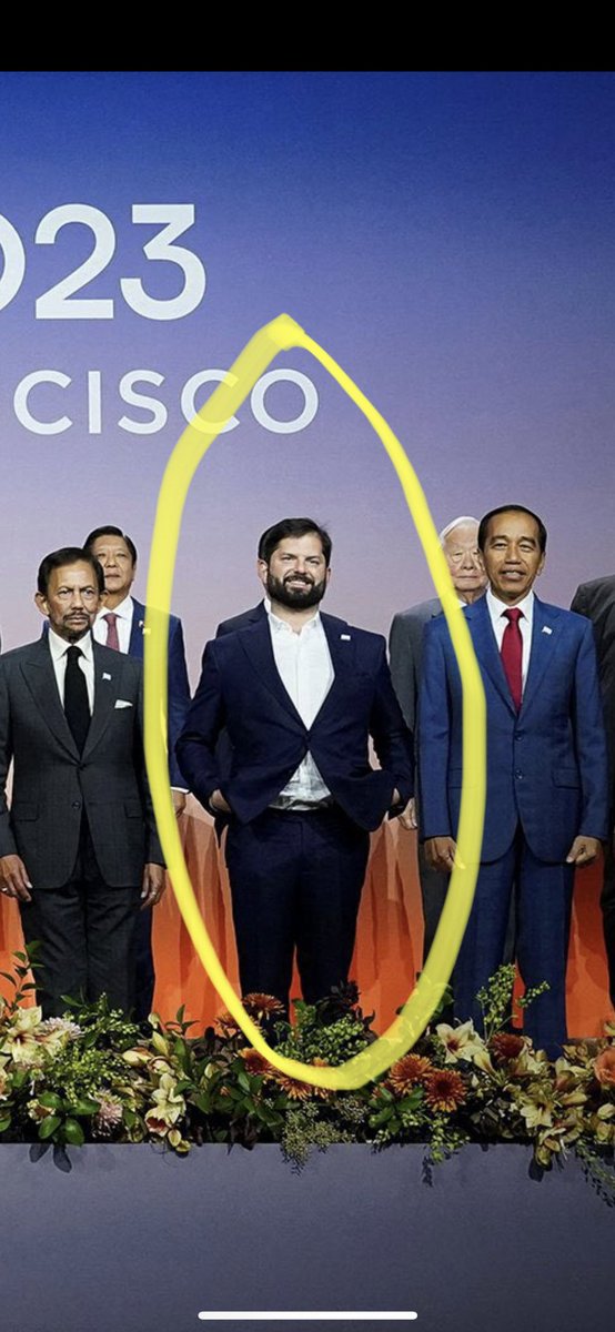 Dios Santo que hicimos para merecer a semejante Mamarracho de la gran puta madre 🥹, con el Líder de USA y CHINA weon …NO PODIIII