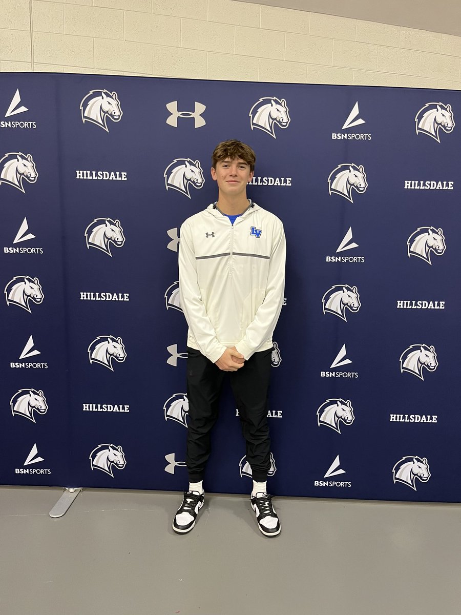 Collin_Czar25's tweet photo. I had a great time at Hillsdale College.  Thanks to Coach Cheng for showing me around.  Great win for @ChargerMBB! https://t.co/cuizfDcFG6