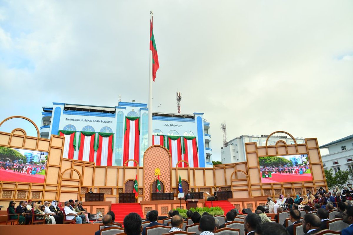 presidencymv's tweet photo. President Dr. Mohamed Muizzu delivered his inaugural address upon assumption of office.  
 
“The policies of the Maldives Government must be based on the interests of the Maldivian people. I am a Maldivian. For me, Maldivian citizens come first in the list. The very first." https://t.co/hORJygN081