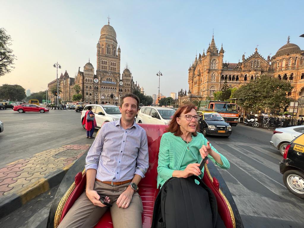 Khaki_Tours's tweet photo. A team of #academicians from the prestigious @UofIllinois Urbana were visiting #Mumbai for the first time. They enjoyed the #oldtown stories of #Bombay on our #FortByVictoria ride even amidst the last minute #Diwali shoppers on the bustling streets of the city.

Loved our tours? Time to take your loved ones on one of our experiences!
To book a tour, call +91 8828100111 or email hi@khakitours.com

#DiscoverMumbai #MumbaiHeritageTour #Mumbai #MumbaiHistory #KhakiTours