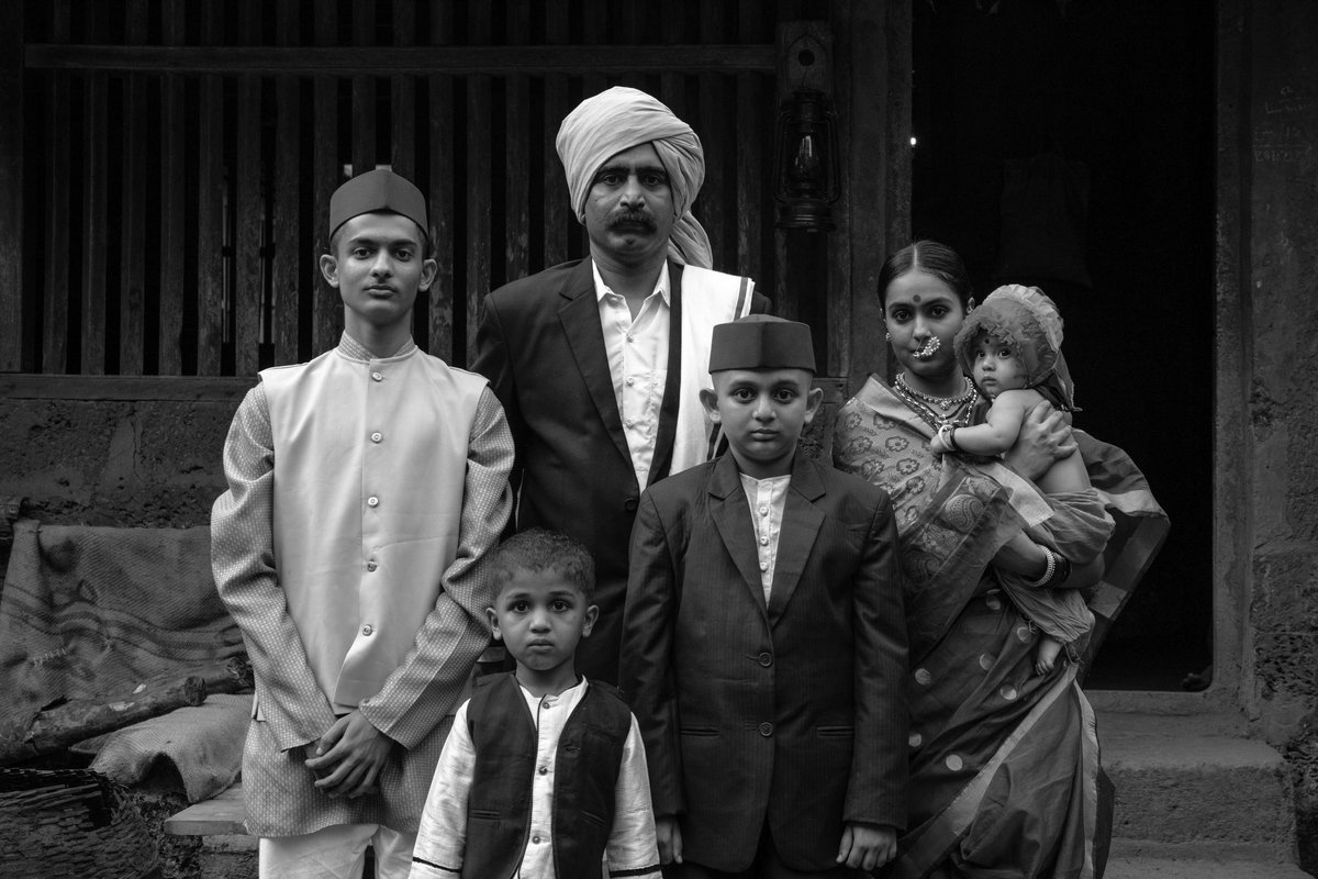 mesandeeppathak's tweet image. “श्यामची आई” चित्रपटाला प्रेक्षकांनी पहिल्या आठवड्यात भरभरून प्रतिसाद दिला, मोठ्या उत्साहात या आमच्या चित्रपटाने दुसऱ्या आठवड्यात प्रवेश केला आहे. आपण आपल्या परिवारासोबत श्यामची आई सिनेमाला नक्की जा. 
🖤 &amp;amp; 🤍
“आई सोबत बघा श्यामची आई”
#श्यामचीआई #secondweek #sandeeppathak