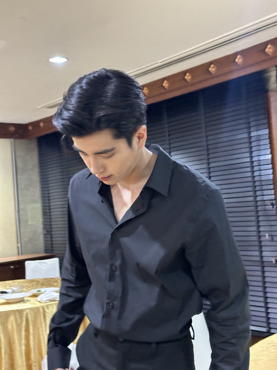 cnonkul's tweet photo. กลับมาใส่เสื้อละดีกว่า 😅 https://t.co/BrFSeN0QHl