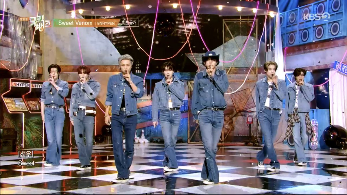enhypenupdates's tweet photo. ENHYPEN just performed 'Sweet Venom' and 'Still Monster' on today’s Music Bank! 

Gear up, ENGENEs! This is just the start of ENHYPEN’s highly awaited comeback. 🔥

SWEET VENOM OUT NOW
#ORANGEBLOOD #SweetVenom #ORANGEBLOOD_OutNow #ENHYPEN @ENHYPEN_members @ENHYPEN https://t.co/syDPZVqd0t