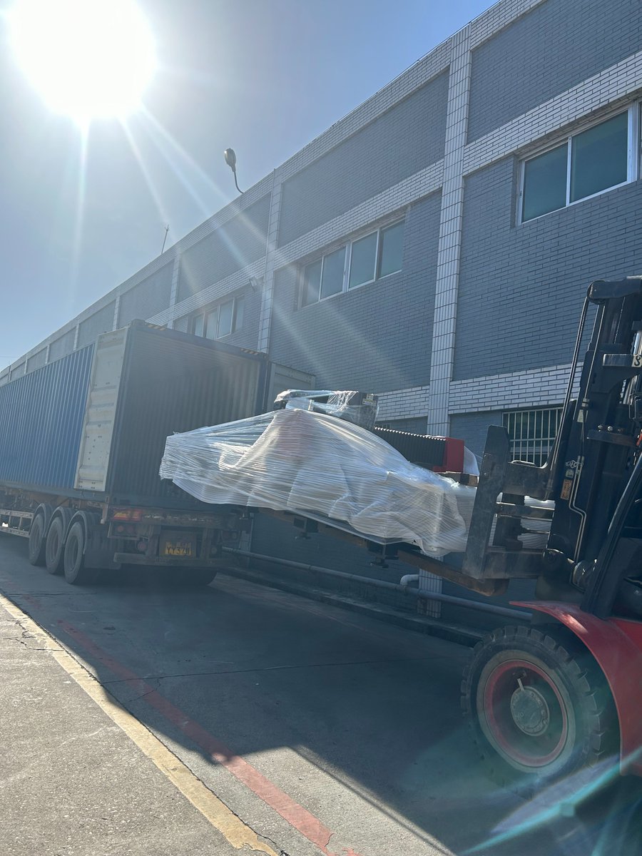 dapeng_laser's tweet image. Shippppppppppppping !

It is a sunny and beautiful day !

#laser #dplaser #dapenglaser #lasercuttingmachine #laserweldingmachine #lasercleaningmachine #laserequipmentparts #laserequipmentmanufacturer #machine #lazer #lasercutting #metallasercutting