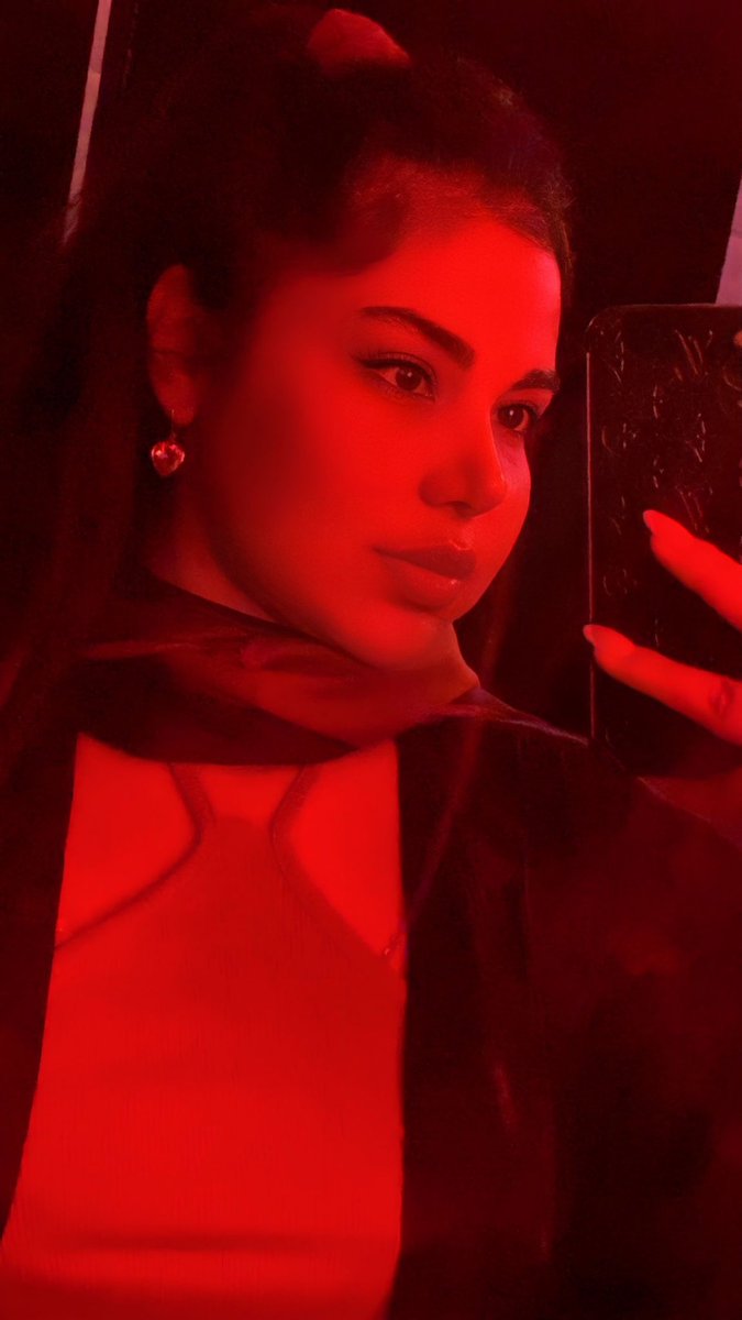 Gm my beautiful fam❣️

Art  VS  Artist 👁️‍🗨️
#WIP