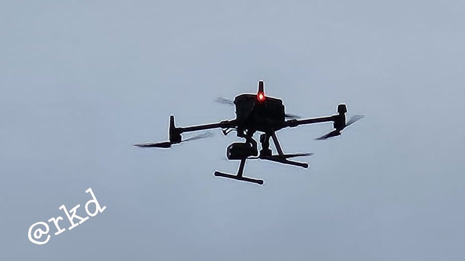 Politie Buitenbewaking Schiphol tweet media