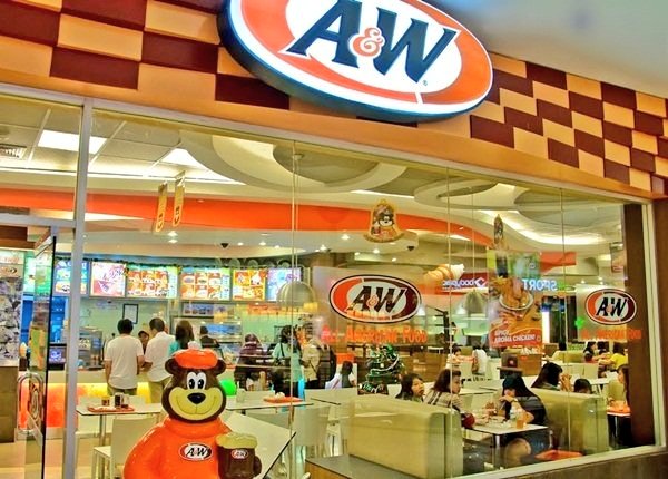 joeboyking93's tweet photo. Pernah jugak aku merasa kerja dengan A &amp; W walaupun 6 bulan je sebelum study.. Rindu dia punya ayam, coney dog, waffle lagi2 air root beer..

Pergi je A &amp; W, wajib perkena air float dia.. Jom aku share cara buat air root beer yang sedap.. Semoga bermanfaat..

📌THREAD https://t.co/QWf8Ma9mNb