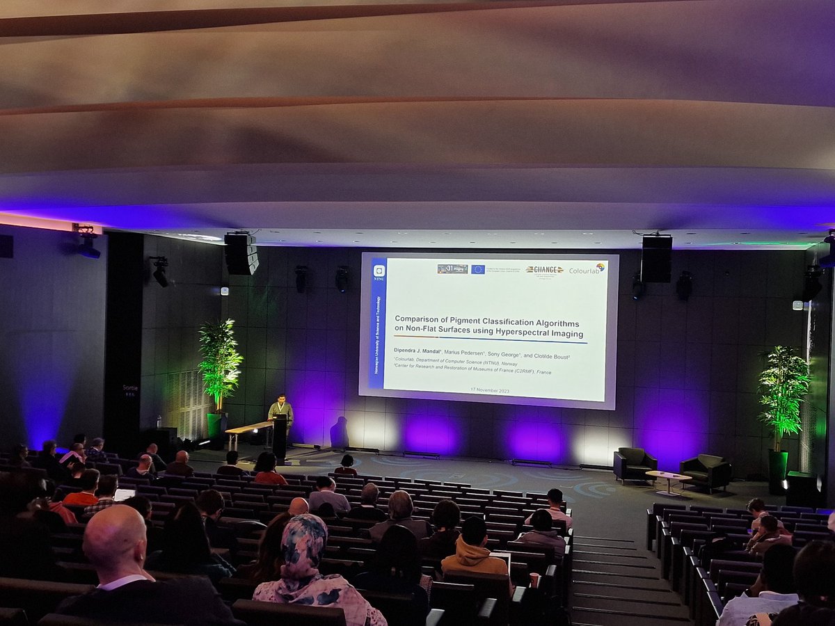 Dipendra Mandal presenting his work  on pigment classification using hyperspectral imaging at #cic31