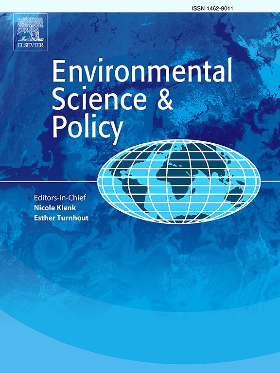 #VendrediLecture📚 @TheodoreTallent & @AioZabala examines explore how practitioners integrate pluralism and social equity into the governance of #NaturebasedSolutions Their results show the need for a pluralism approach to governance. @sciencedirect👉sciencedirect.com/science/articl…