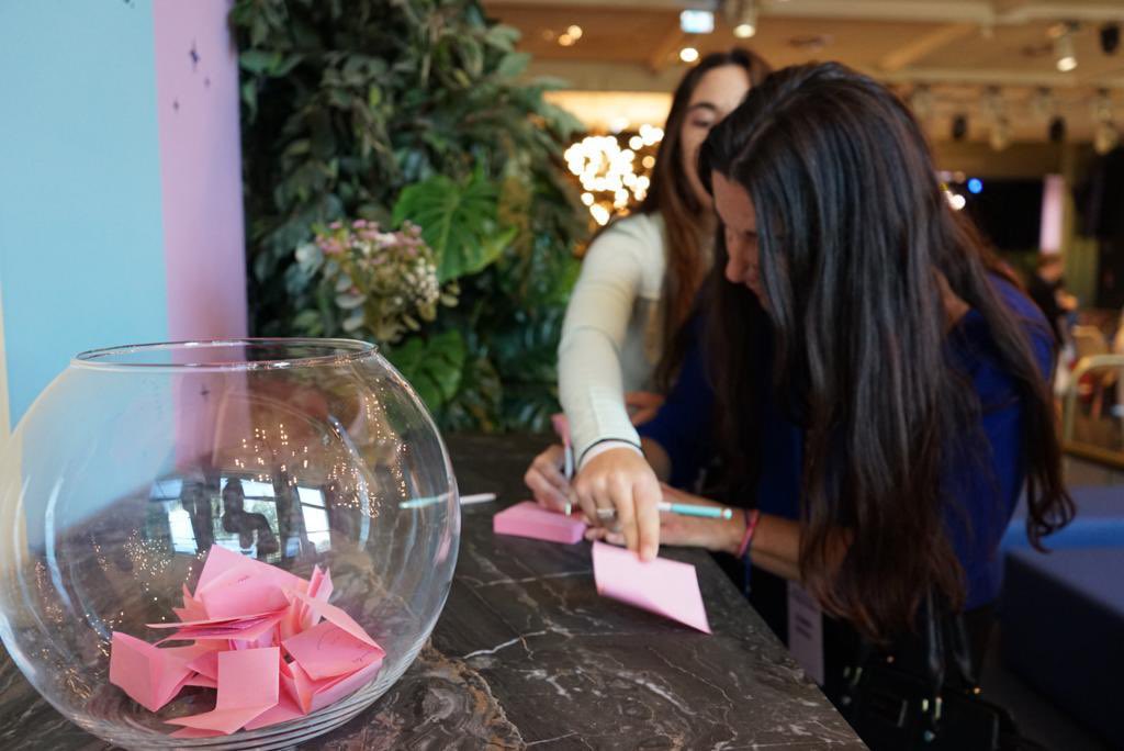valenciactiva_'s tweet photo. ✨🔛¡Arranca #HechasParaEmprender!

💫🙌 Vamos a disfrutar de una mañana mágica, en la que conoceremos las experiencias de grandes emprendedoras que persiguen sus sueños, de mujeres que están hechas para construir,  hechas para liderar, de mujeres que están hechas para brillar https://t.co/I32UEgAeXy