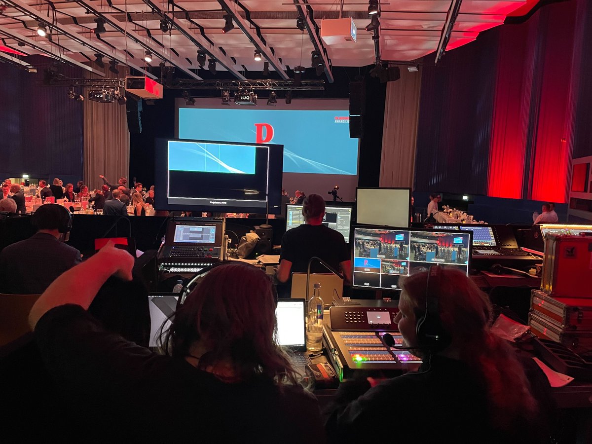 newsradar's tweet photo. Ein paar Eindrücke von den #prawards 2023 - wir haben den Abend sehr genossen. Herzlichen Glückwunsch an alle Gewinner und Short-Lister!🏆

#prreportawards #prrawards #prreport @prreport_de https://t.co/qbad2uD0EM