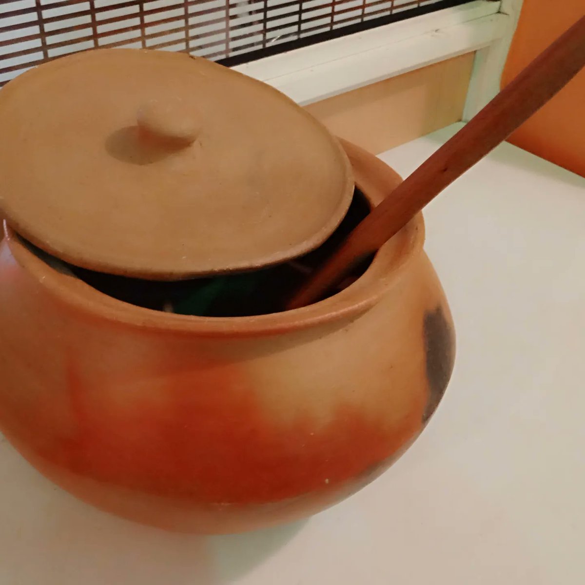 Ziloopi's tweet image. There are several ways to enhance the taste of biryani:
Use high-quality ingredients, such as fresh meats and vegetables

Pure clay Biryani pot
5ltr +wooden ladle at ksh.1299/-
0721205602
We deliver countrywide

#FuelTruth