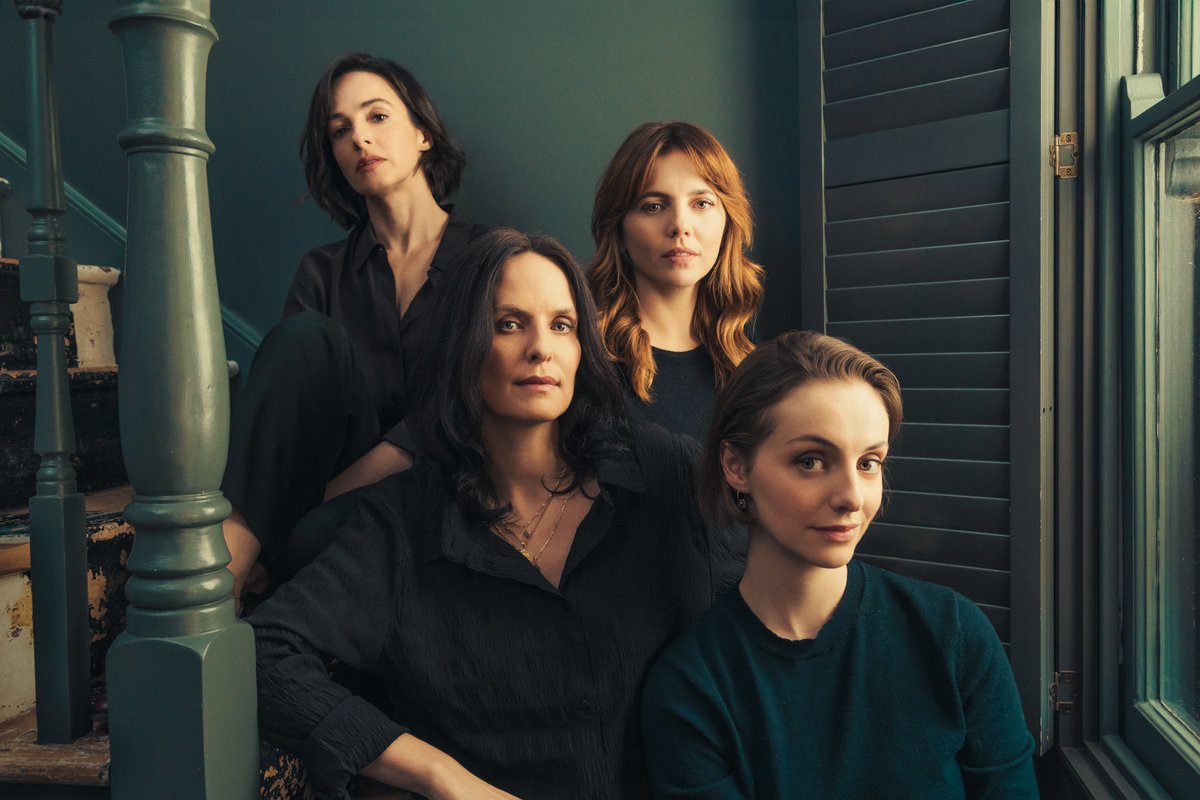 Just announced: Laura Donnelly, Leanne Best, Ophelia Lovibond and Helena Wilson lead the cast in Jez Butterworth’s new play, #TheHillsofCalifornia.

Tickets are on sale now: hillsofcaliforniaplay.com
📸 Oliver Rosser