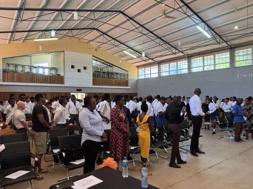ceotelnam's tweet photo. Happening Now: @TelecomNamibia is happy to #PushICTForward to curb the #DigitalDivide by donating computers worth over $230,000 to the Rooiduin Senior Secondary School in #Aranos #Hardap Region. #SuideMaakVrede https://t.co/3gHYAjEYJz
