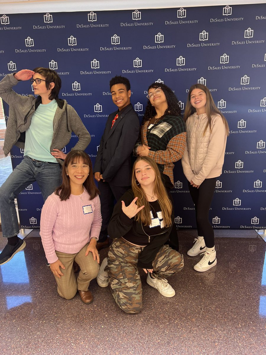 mrs_d3ll's tweet photo. Started out this season of gratitude by joining some our strongest leaders at the Lehigh Valley Youth Leadership &amp; Ethics Conference @DeSales 🙌🏽 Beyond proud of these brilliant &amp; creative young minds ✨ #FutureLeaders @BethlehemAreaSD https://t.co/RpEy4dt45U