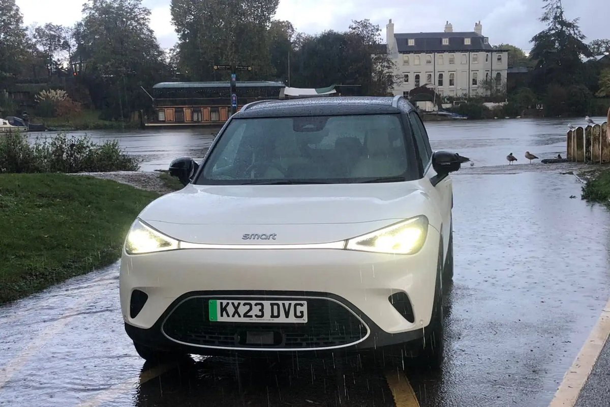 whatcar's tweet photo. The sound may have disappeared from our Smart #1 long-termer, but thankfully, its lights haven't – is there more to it than a simple electric mystery? 👀

Read our used cars reporter, @MarkRJPearson's latest report to find out 👉 https://t.co/XYsuXlL40u https://t.co/7czr6QH1xZ
