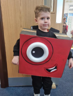GosbertonAcad's tweet photo. Maths Week comes to an end today and today is 'Dress as something Maths-Related' - Here are some of our outfits - #MathsWeekEngland #MathsMatters #MathsIsFun #AddAGreatWeek #LotsToTakeaway @maths_week https://t.co/8Y5eNaRcC6