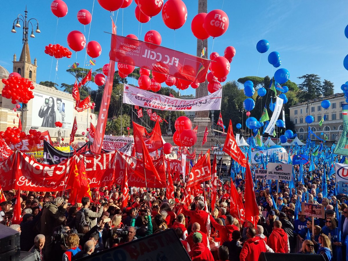 FpCgilNazionale's tweet image. 🟥 Una piazza bella e piena a Roma, di lavoratrici e lavoratori, di cittadine e cittadini, di studenti e studentesse che hanno deciso di dire #AdessoBasta
#ScioperoGenerale #sciopero