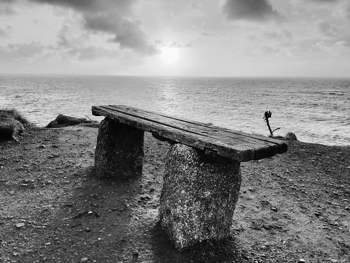 JanTrathen's tweet photo. Take a seat #Lizardpoint
#Kernow #Southwestcoastpath
#LoveCornwall #Wellbeing https://t.co/Gi8EvC5HMJ