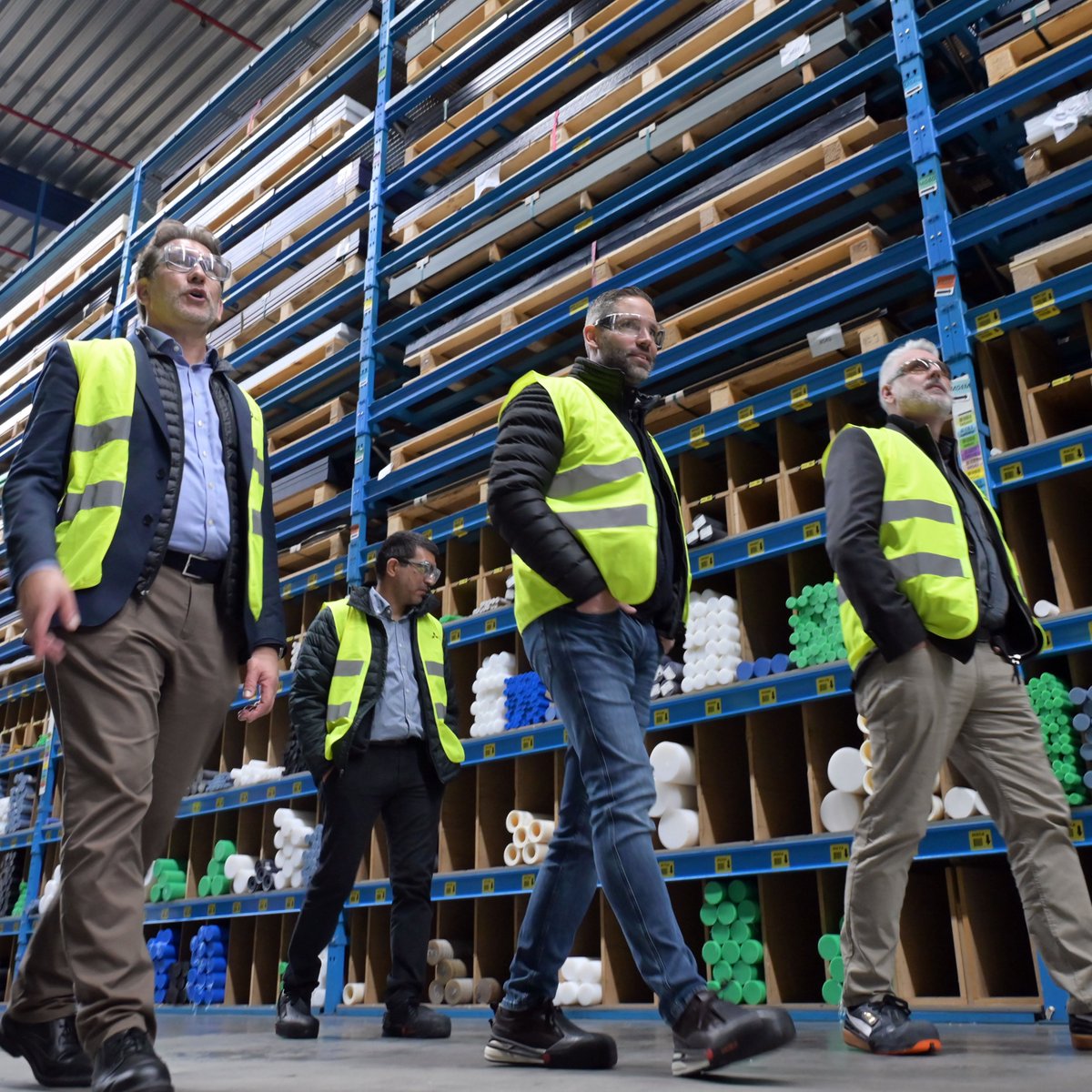SASEventMgmt's tweet photo. A busy logistical day for SAS yesterday with 2 visits; Exolon &amp; Mitsubishi Chemical Group hosted our delegates for site visits, seminars and lunch happening across 5 sites. Ensuring we safely get all delegates on time to all activities. #collabortation #planning @EPDAplastics https://t.co/sCe2MoBCbe