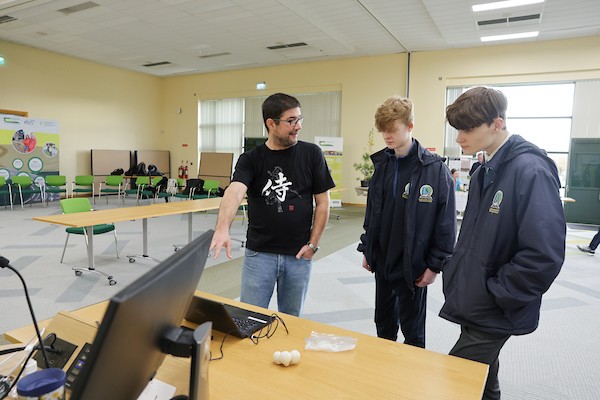 Leca_VIR's tweet photo. A nice day with potential future scientists. 😉
@RL2025 https://t.co/2McsEPQ9cB