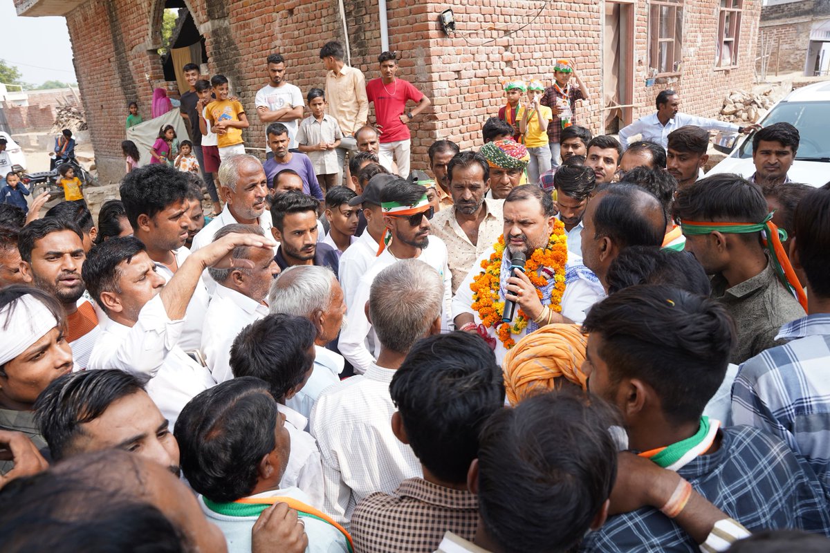 dgurjarofficial's tweet photo. विकास का वादा पूरा करके दिखाया है,
जहाजपुर- कोटड़ी को सबसे आगे किया है।  

आज ‘जन आशीर्वाद यात्रा’ के क्रम म��ं कबूतरिया खेड़ा, खजुरिया खेड़ा, जीरा, पुराना जीरा, हरिपुरा, हथोडिया और अखेपूरा में घर-घर जाकर जन संपर्क किया और
1/3 https://t.co/vbfm4OlgBs