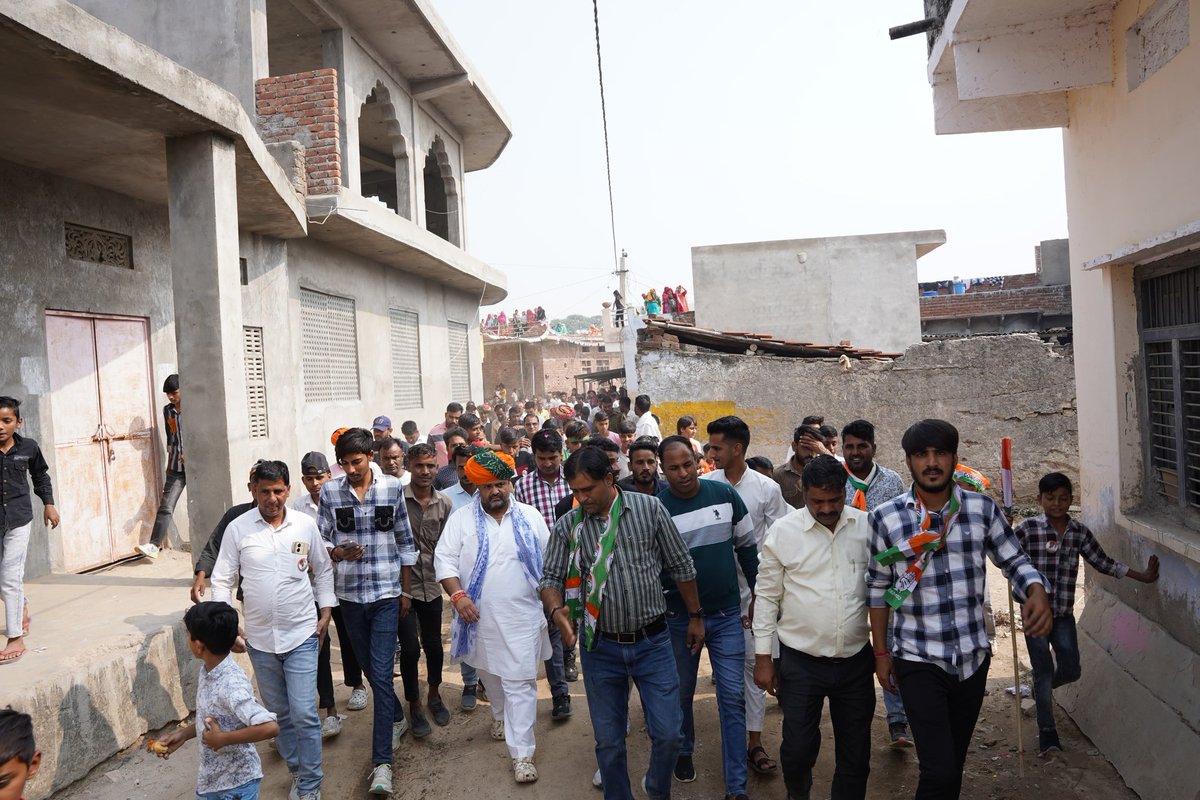 dgurjarofficial's tweet photo. विकास का वादा पूरा करके दिखाया है,
जहाजपुर- कोटड़ी को सबसे आगे किया है।  

आज ‘जन आशीर्वाद यात्रा’ के क्रम म��ं कबूतरिया खेड़ा, खजुरिया खेड़ा, जीरा, पुराना जीरा, हरिपुरा, हथोडिया और अखेपूरा में घर-घर जाकर जन संपर्क किया और
1/3 https://t.co/vbfm4OlgBs