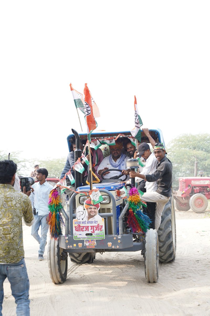 dgurjarofficial's tweet photo. विकास का वादा पूरा करके दिखाया है,
जहाजपुर- कोटड़ी को सबसे आगे किया है।  

आज ‘जन आशीर्वाद यात्रा’ के क्रम म��ं कबूतरिया खेड़ा, खजुरिया खेड़ा, जीरा, पुराना जीरा, हरिपुरा, हथोडिया और अखेपूरा में घर-घर जाकर जन संपर्क किया और
1/3 https://t.co/vbfm4OlgBs